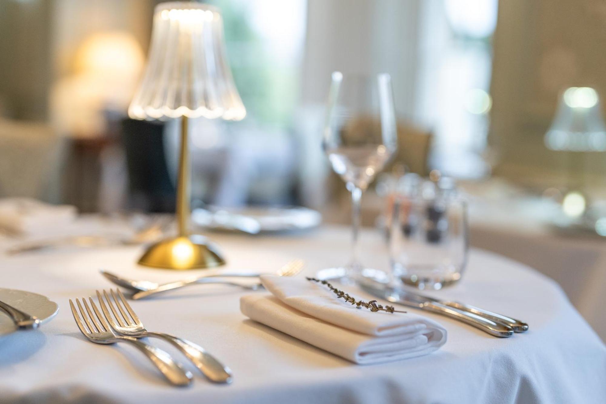 Weston Manor Hotel Zewnętrze zdjęcie