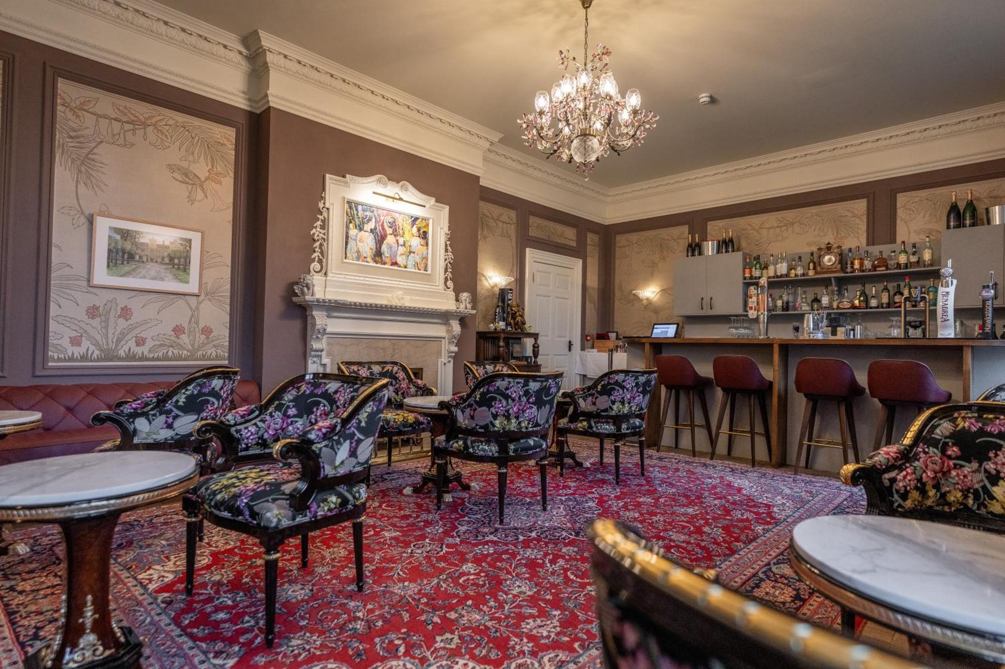 Weston Manor Hotel Zewnętrze zdjęcie
