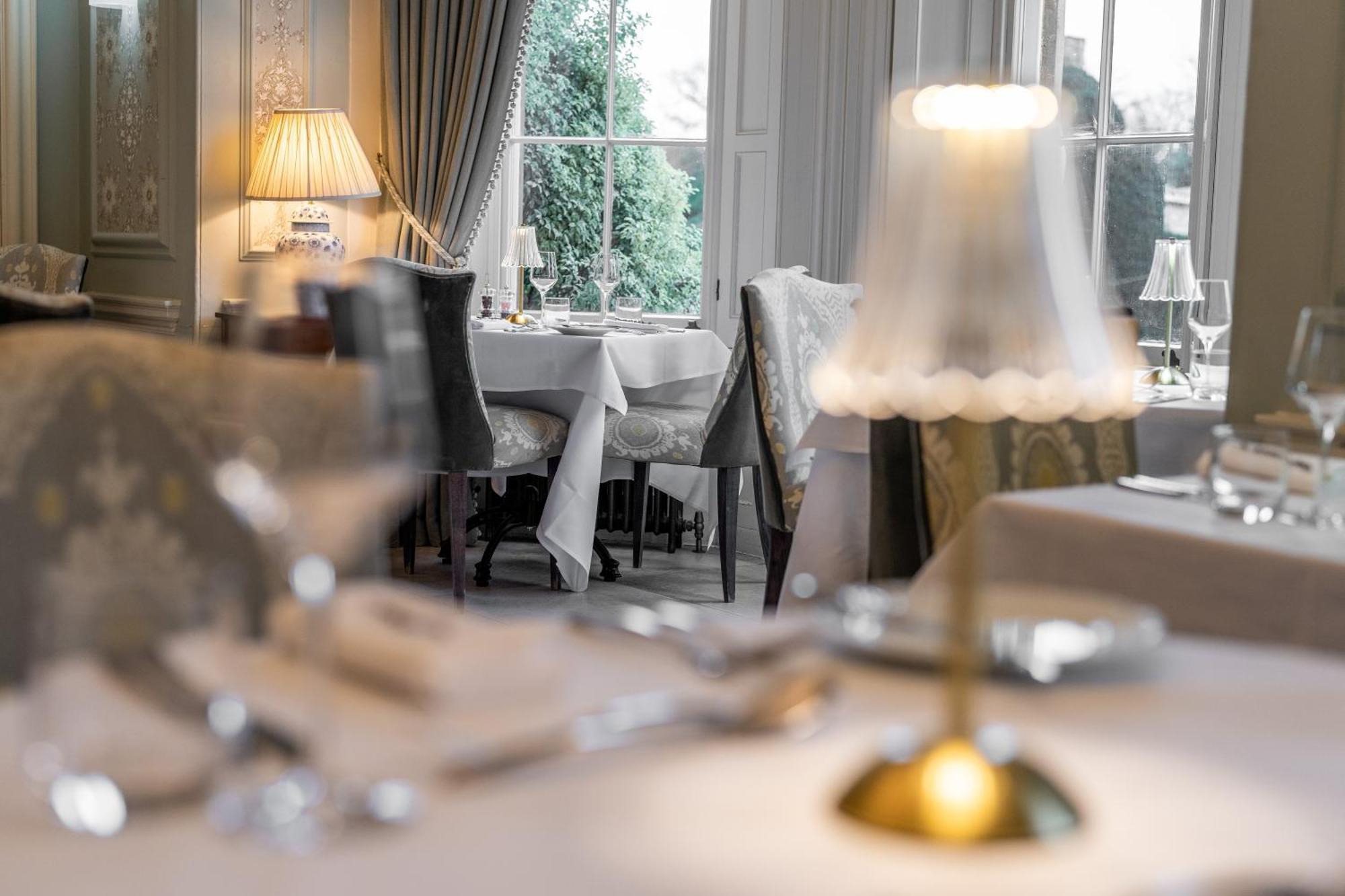 Weston Manor Hotel Zewnętrze zdjęcie