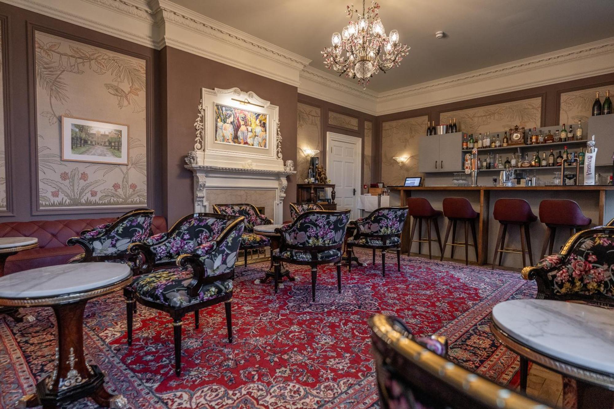 Weston Manor Hotel Zewnętrze zdjęcie