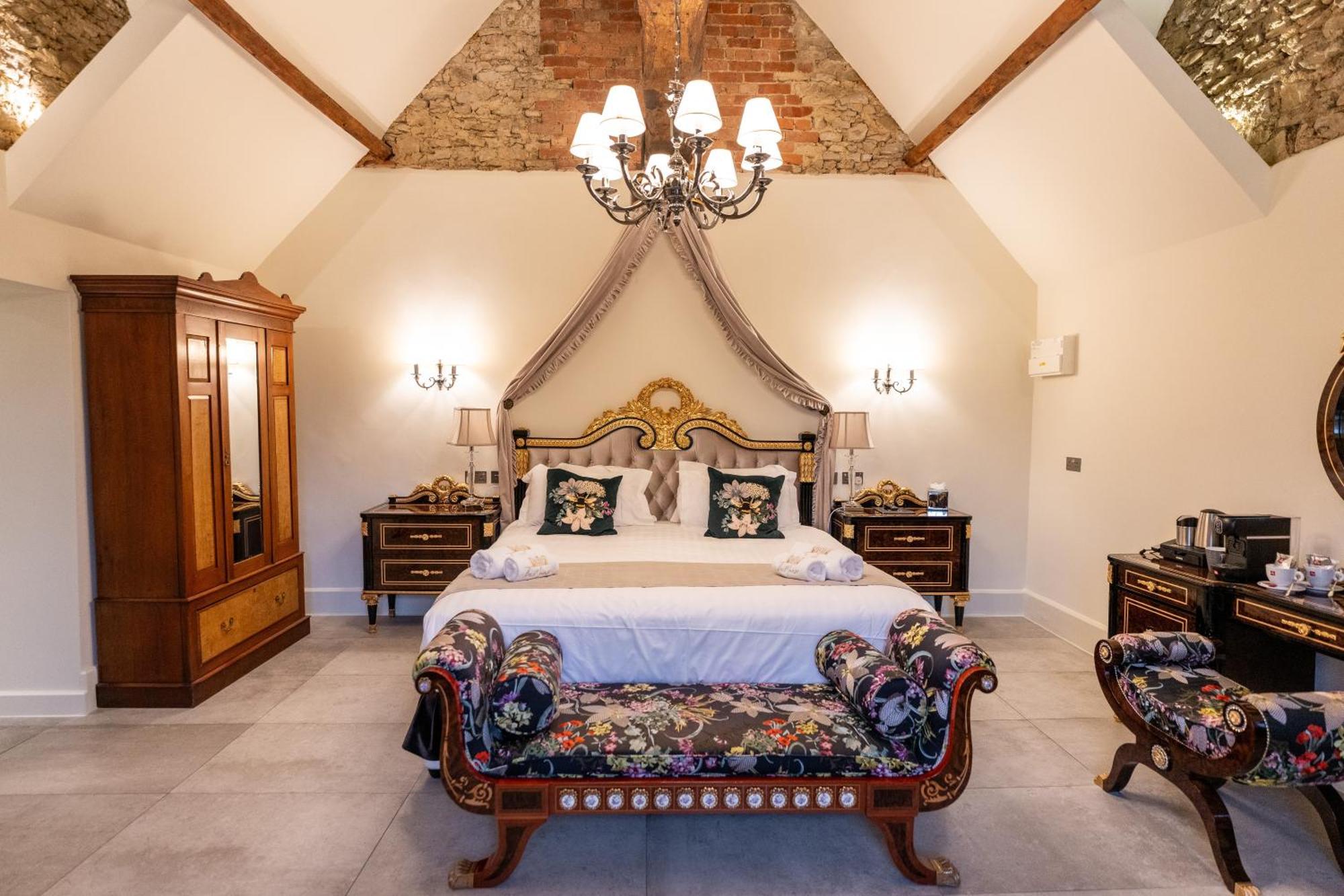 Weston Manor Hotel Zewnętrze zdjęcie