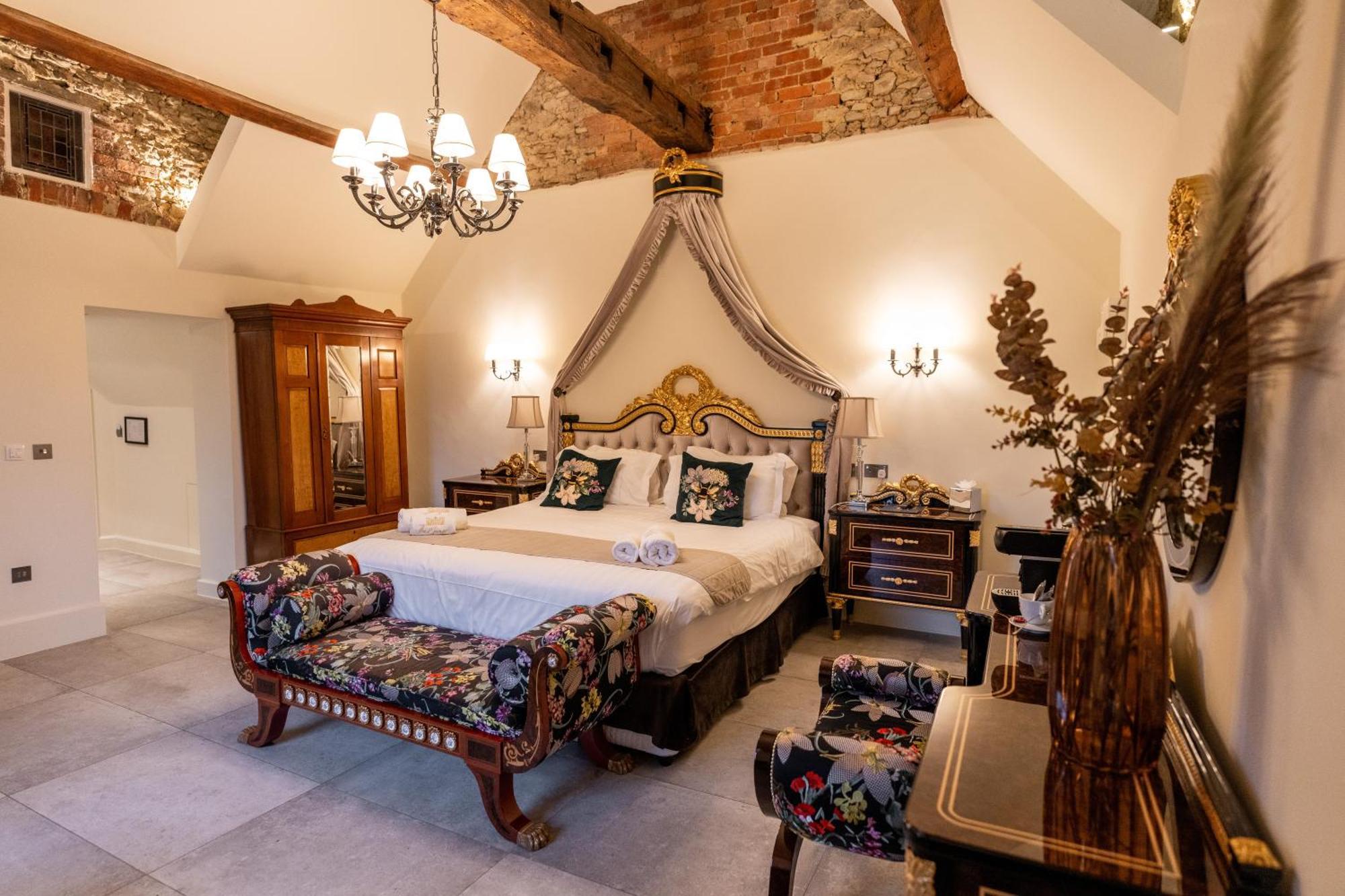 Weston Manor Hotel Zewnętrze zdjęcie