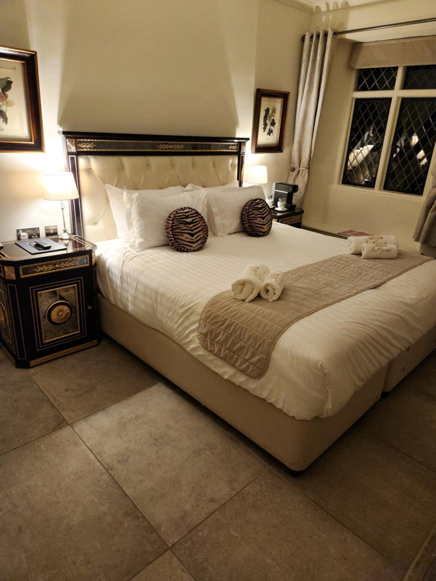 Weston Manor Hotel Zewnętrze zdjęcie