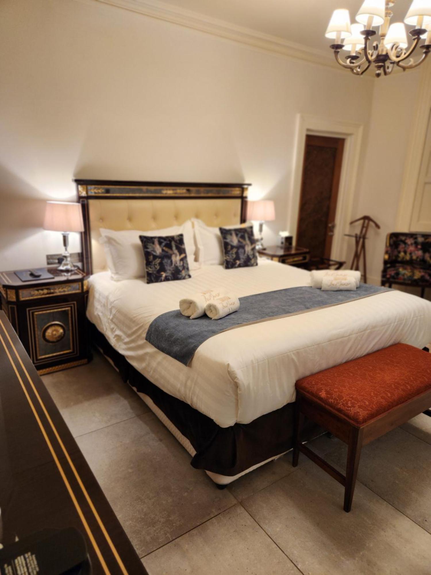 Weston Manor Hotel Zewnętrze zdjęcie