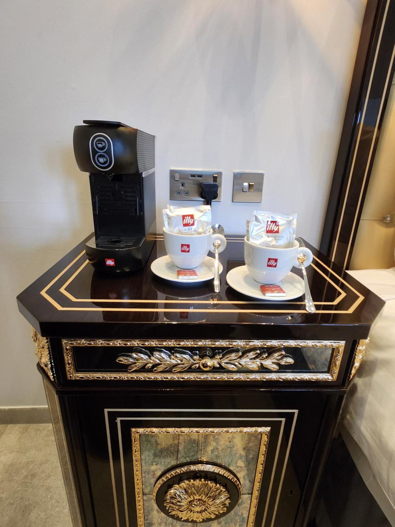 Weston Manor Hotel Zewnętrze zdjęcie