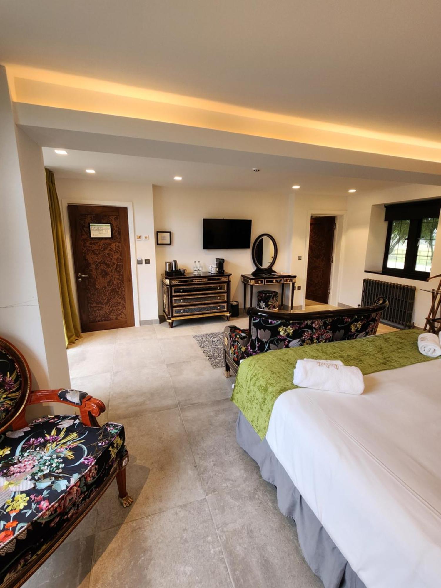 Weston Manor Hotel Zewnętrze zdjęcie